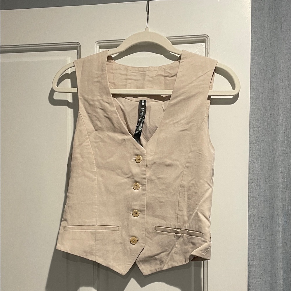 Vuori Beige Women's Vest
